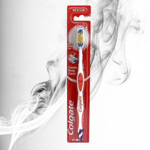 Colgate Periuta de Dinti Classic Deep Clean Medium  